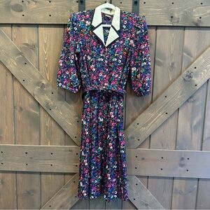 Vintage Floral Women's Dress with White Collar